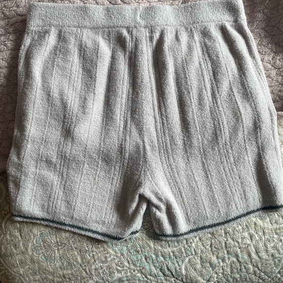 Barefoot Dreams CozyChic Lite Two-Piece Lounge Set Sand Dune/Juniper - Picture 11 of 12